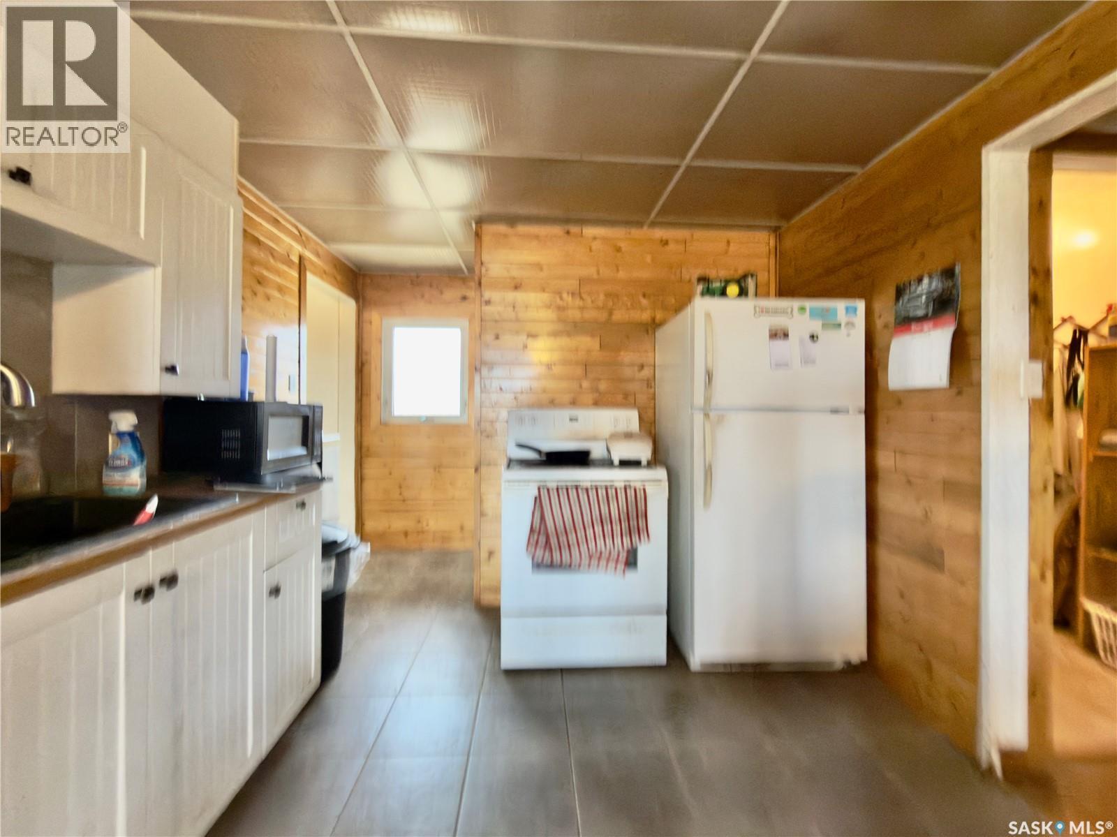 Gull Lake Acreage - Sutherland, Gull Lake Rm No. 139, SK - Indoor Photo Showing Kitchen