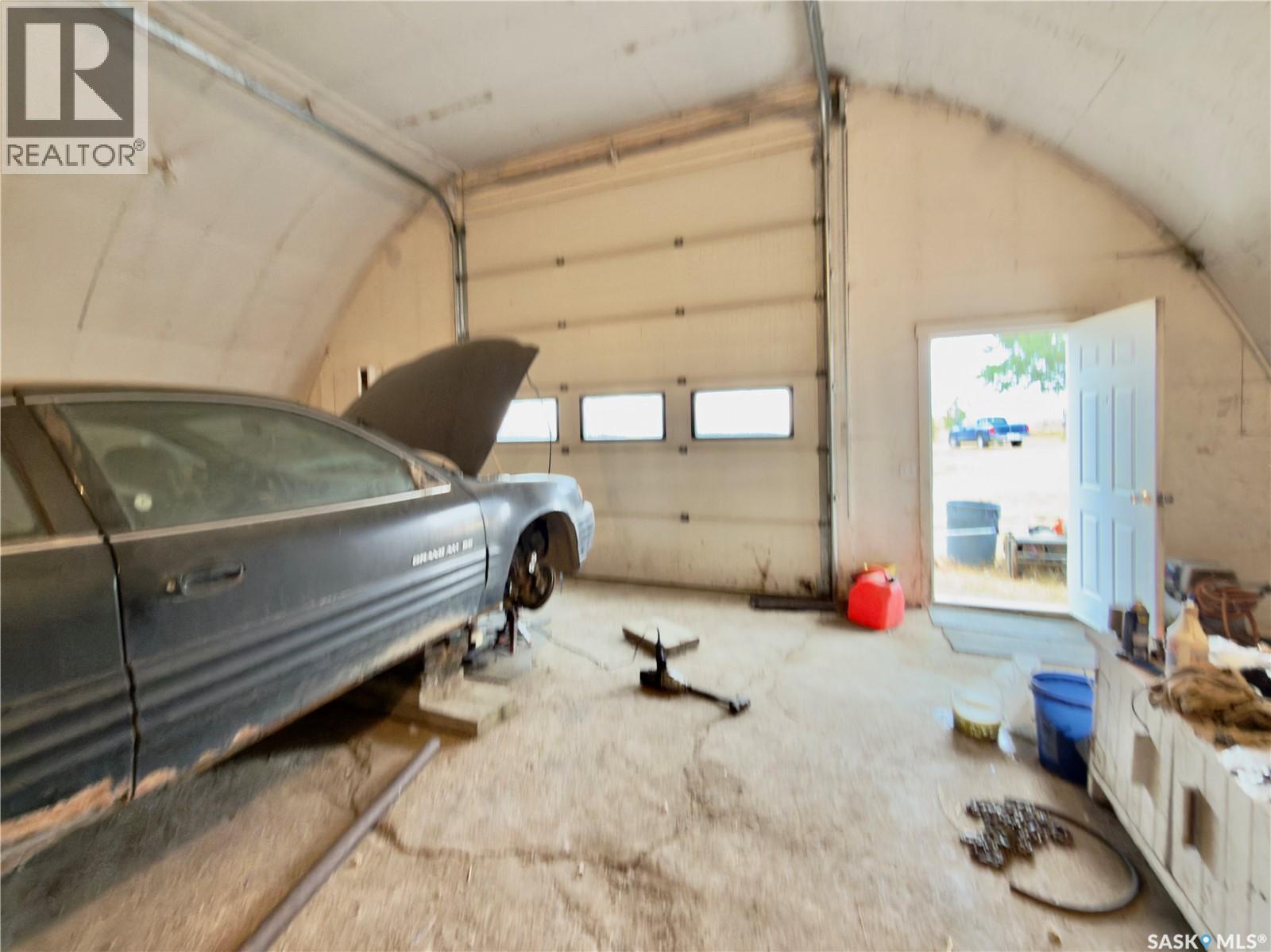 Gull Lake Acreage - Sutherland, Gull Lake Rm No. 139, SK - Indoor Photo Showing Garage