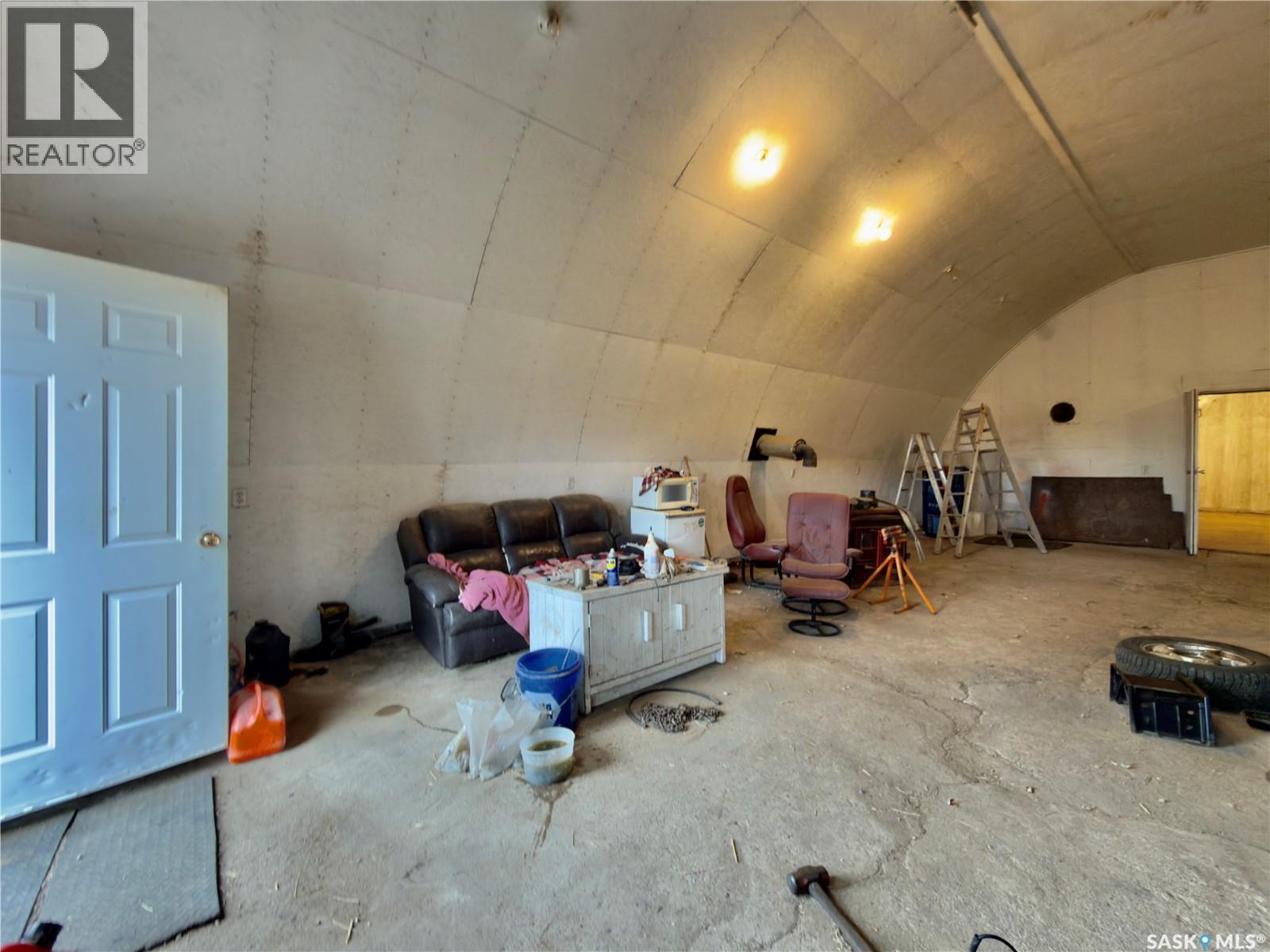 Gull Lake Acreage - Sutherland, Gull Lake Rm No. 139, SK - Indoor Photo Showing Garage