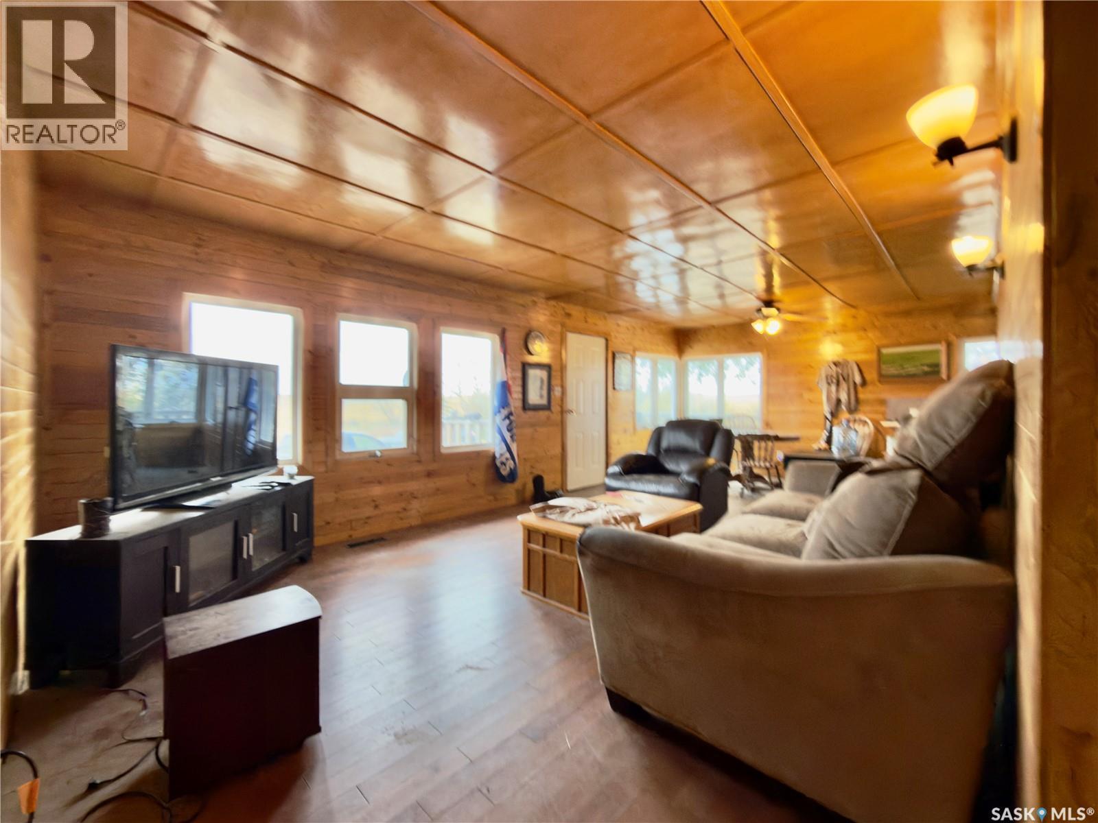Gull Lake Acreage - Sutherland, Gull Lake Rm No. 139, SK - Indoor Photo Showing Living Room