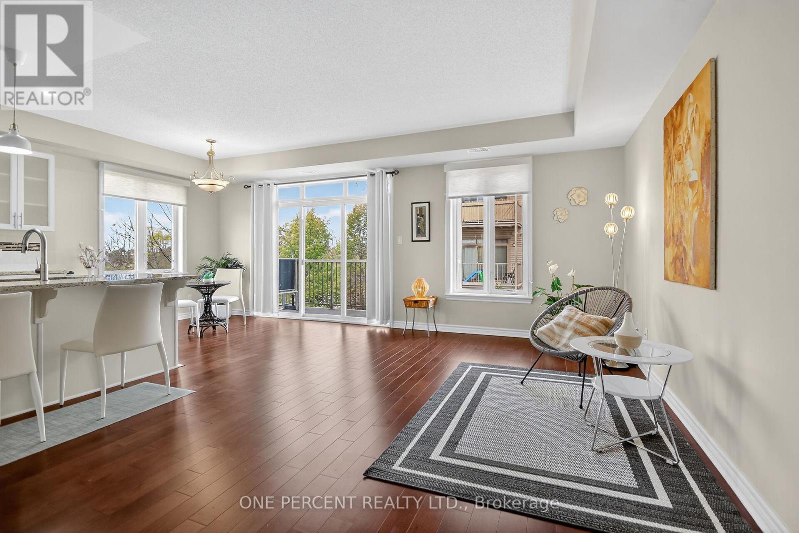 F - 66 Tipperary Private, Ottawa, ON - Indoor Photo Showing Living Room