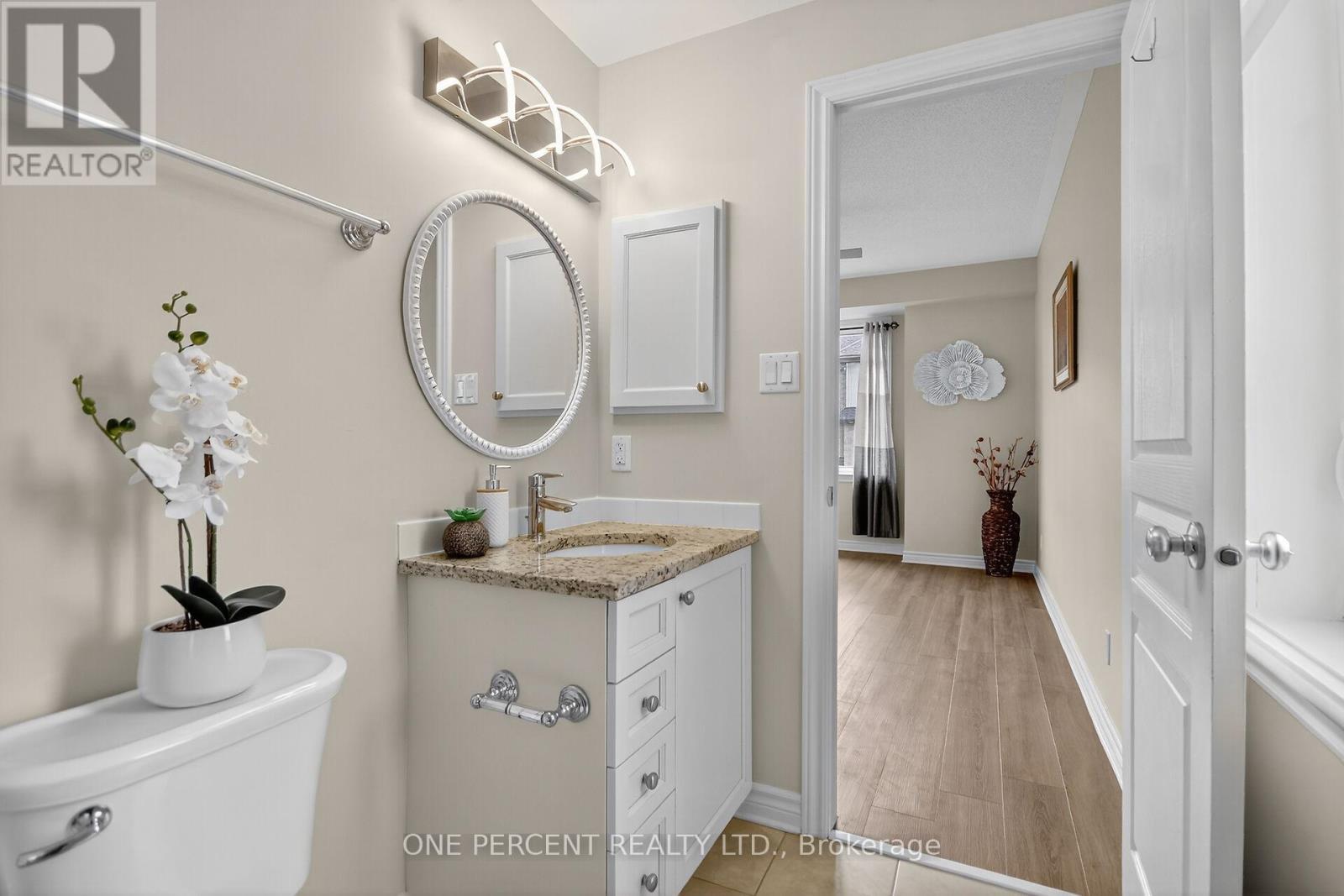 F - 66 Tipperary Private, Ottawa, ON - Indoor Photo Showing Bathroom