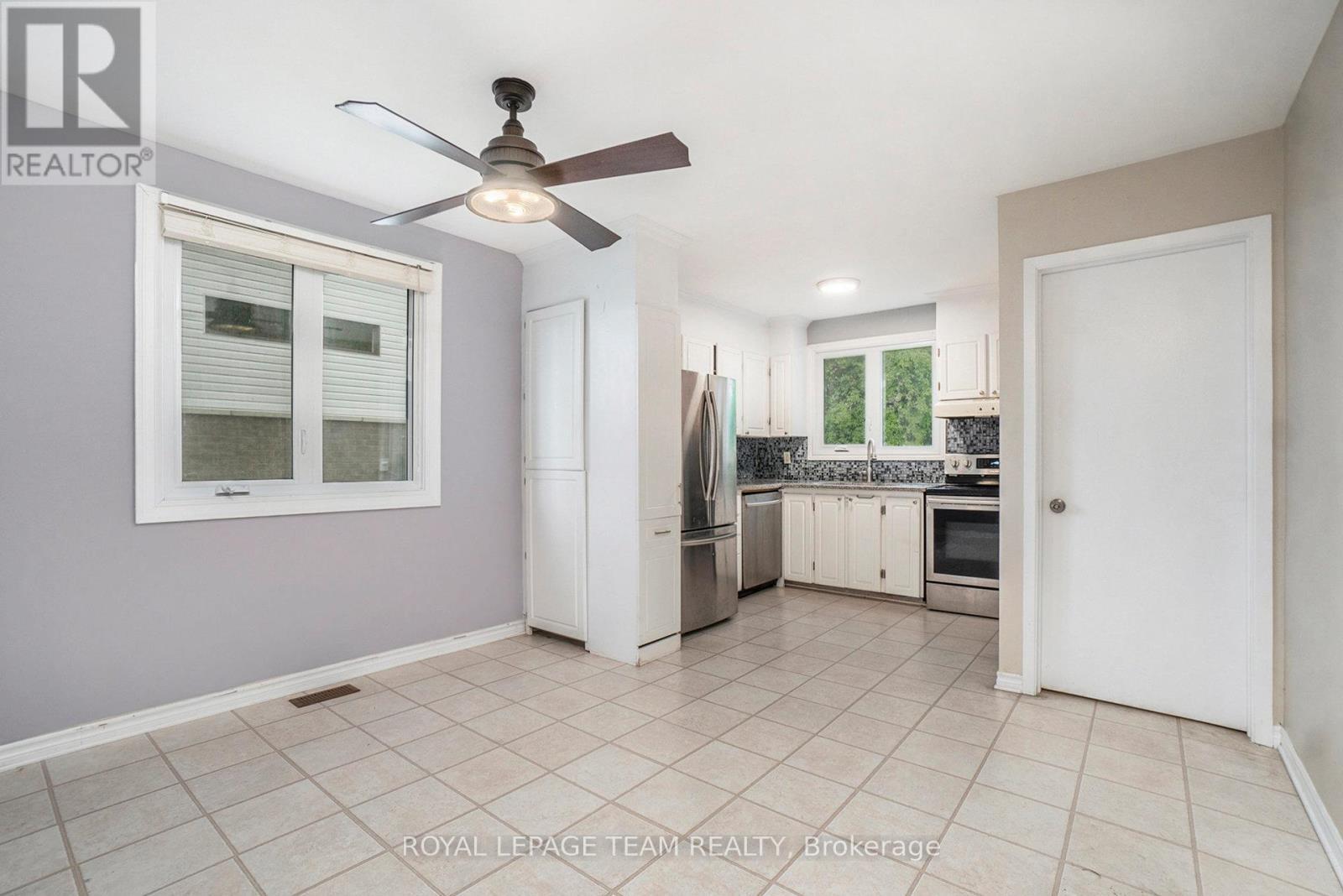 628 Hochelaga Street, Ottawa, ON - Indoor Photo Showing Kitchen