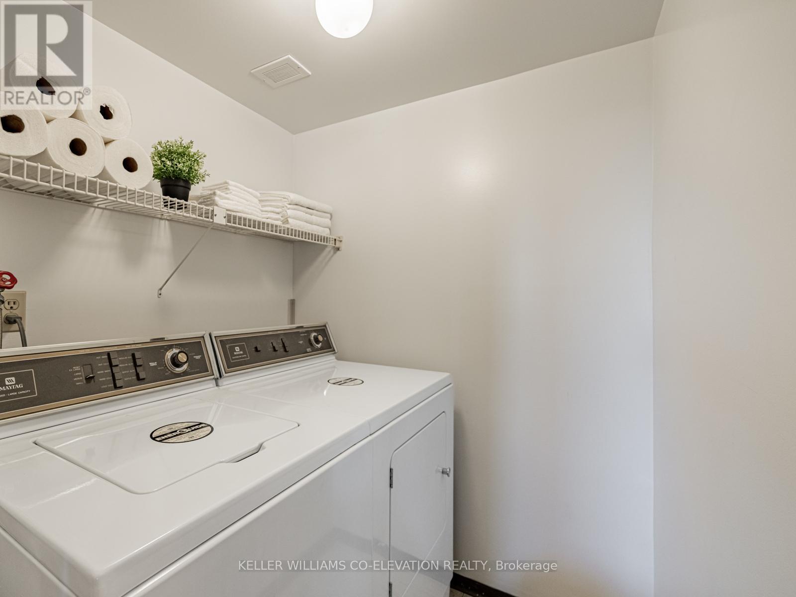 Ensuite Laundry Room - 308 - 250 Scarlett Road, Toronto, ON - Indoor Photo Showing Laundry Room