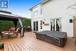 Large composite deck perfect for entertaining -
