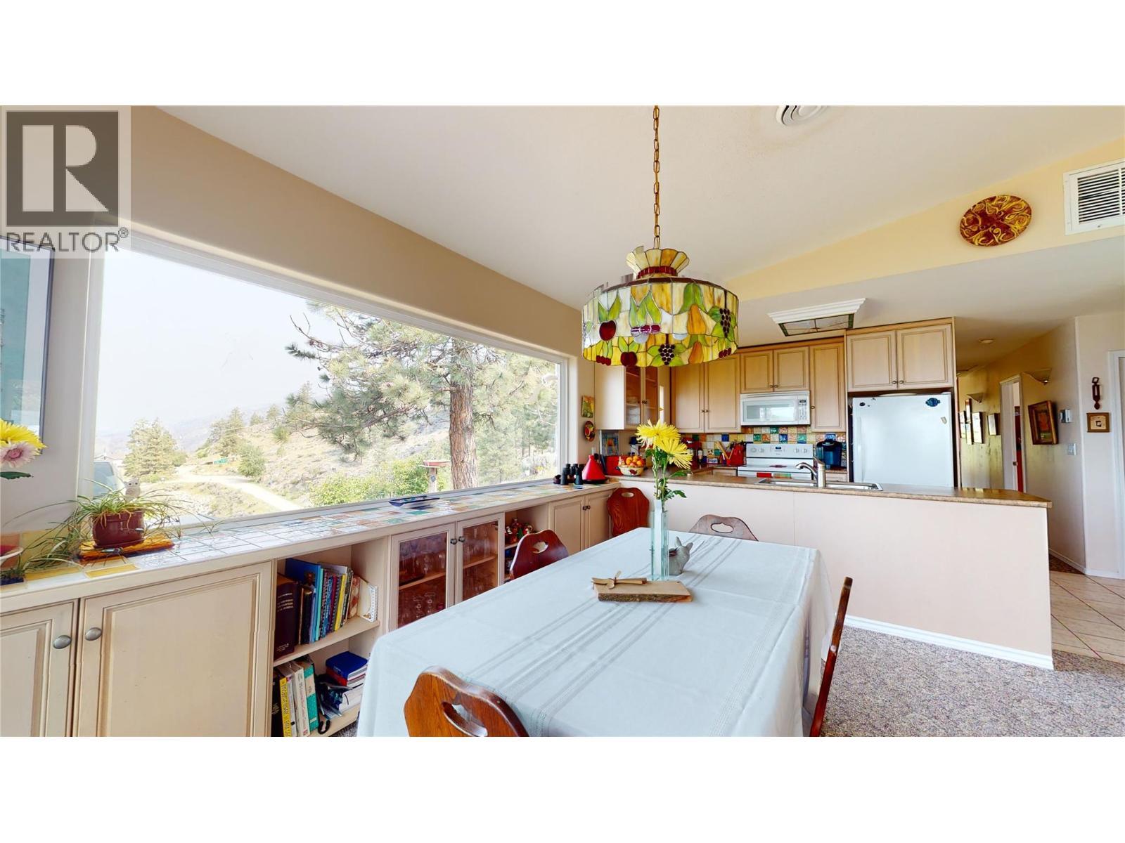 1200 Hwy 3, Osoyoos, BC - Indoor Photo Showing Dining Room