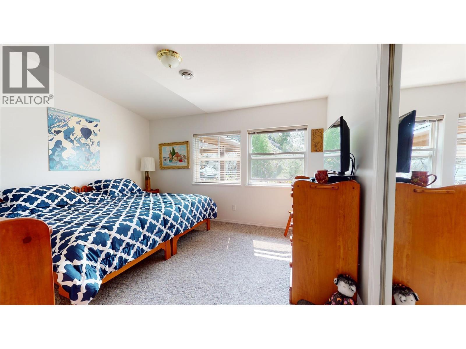 1200 Hwy 3, Osoyoos, BC - Indoor Photo Showing Bedroom
