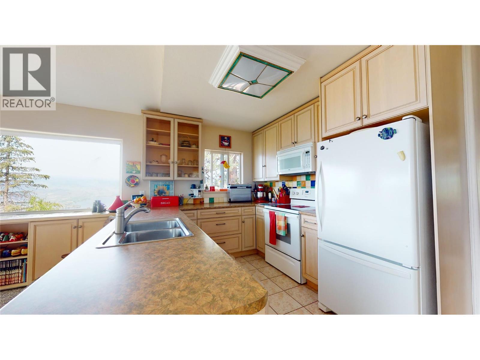 1200 Hwy 3, Osoyoos, BC - Indoor Photo Showing Kitchen With Double Sink