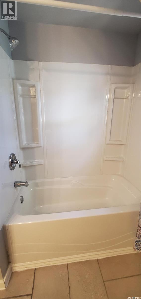 109 Cairo Street, Wolseley, SK - Indoor Photo Showing Bathroom