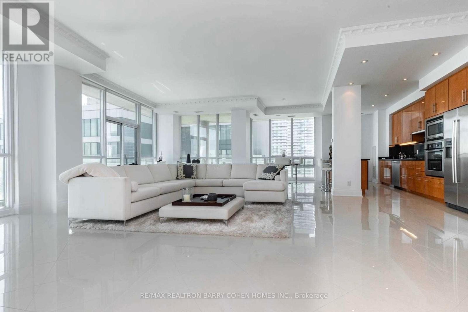 5101 - 16 Harbour Street, Toronto, ON - Indoor Photo Showing Living Room