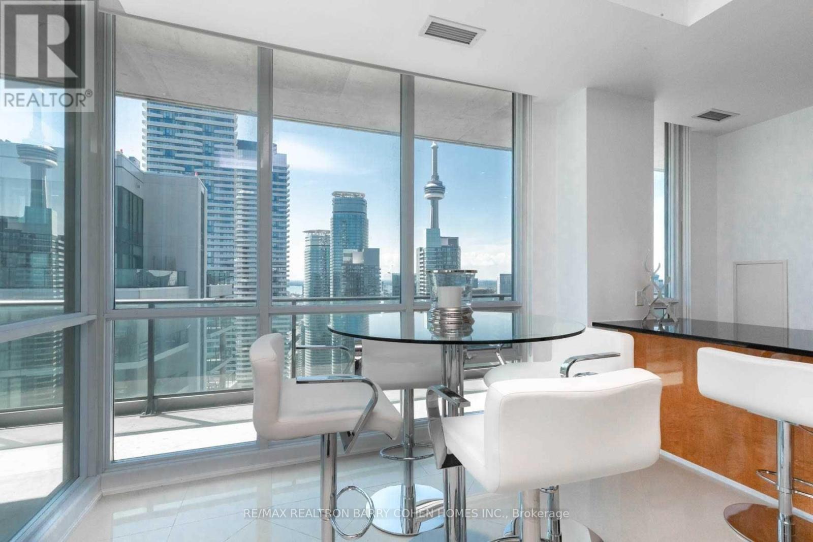 5101 - 16 Harbour Street, Toronto, ON - Indoor Photo Showing Dining Room