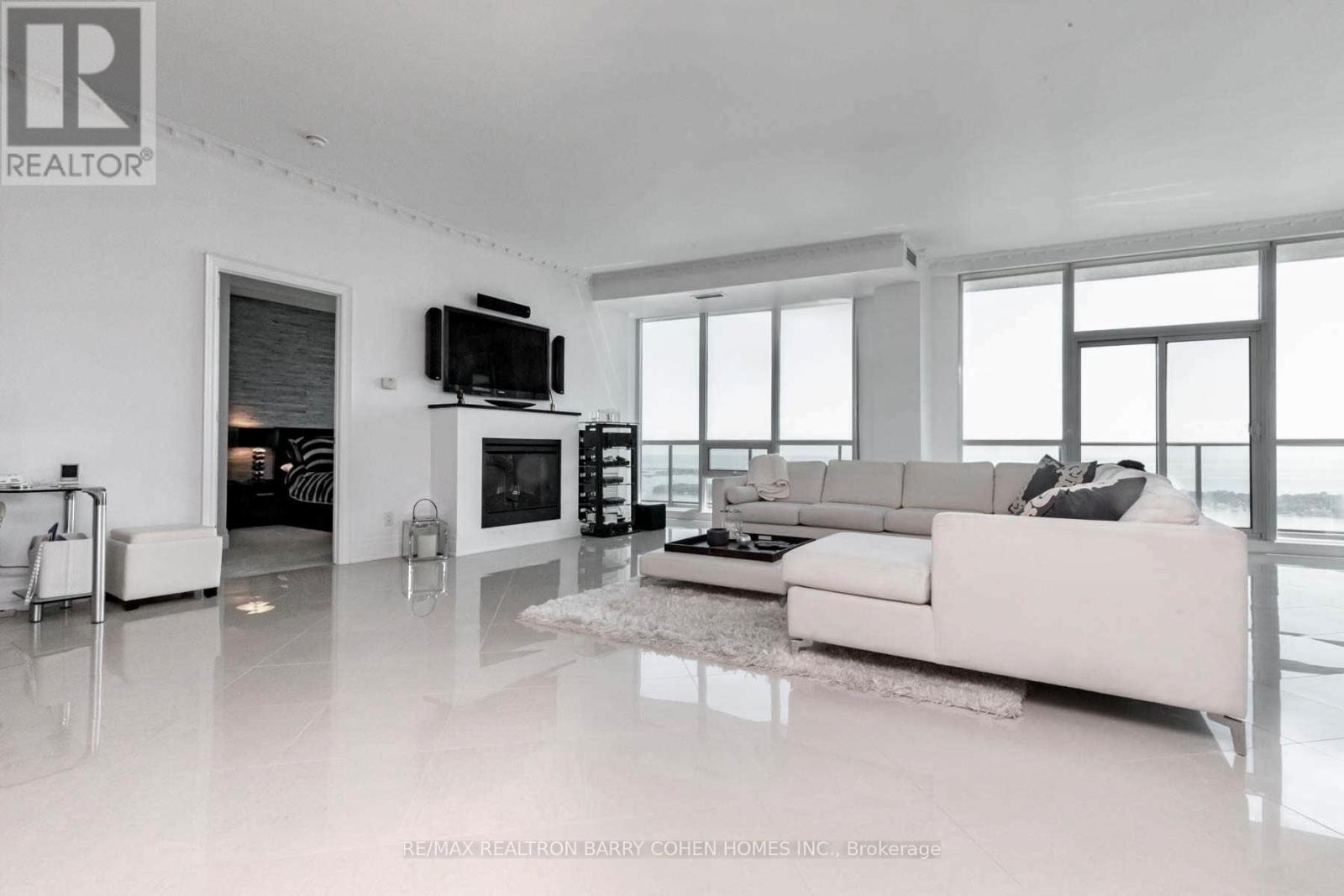 5101 - 16 Harbour Street, Toronto, ON - Indoor Photo Showing Living Room With Fireplace