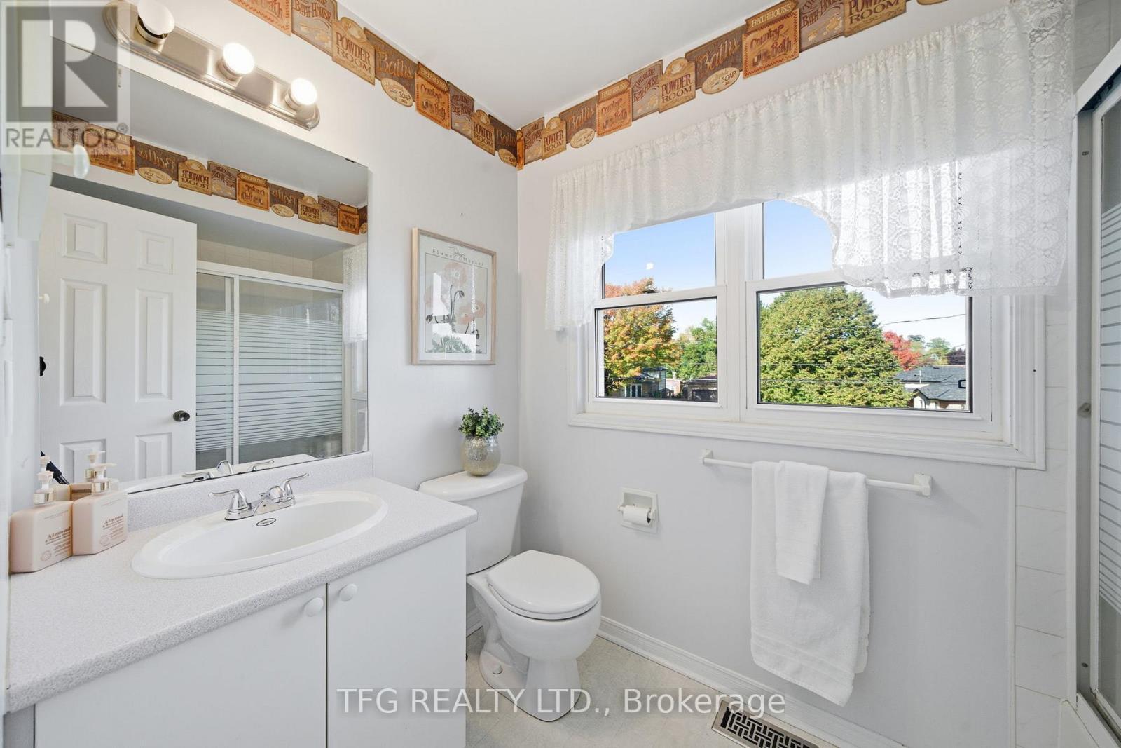 705 Carlisle Street, Cobourg, ON - Indoor Photo Showing Bathroom
