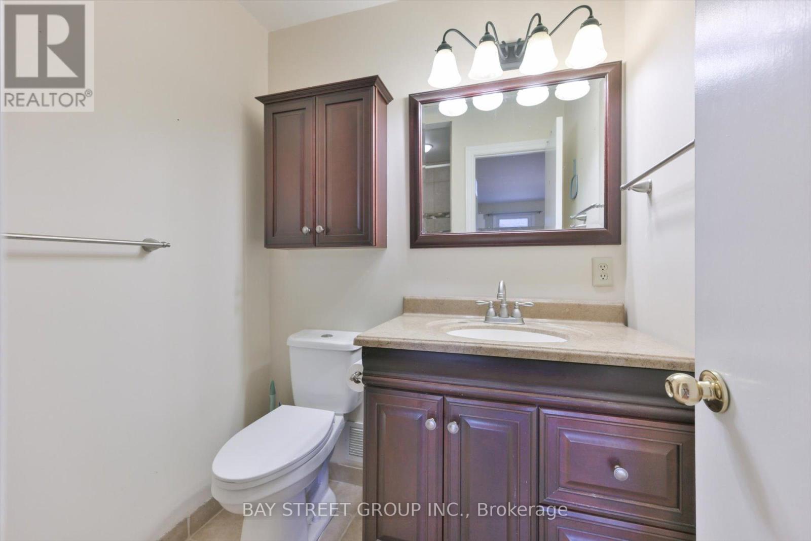 33 Kilchurn Castle Drive, Toronto, ON - Indoor Photo Showing Bathroom
