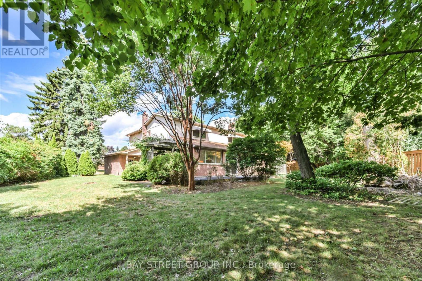 33 Kilchurn Castle Drive, Toronto, ON - Outdoor