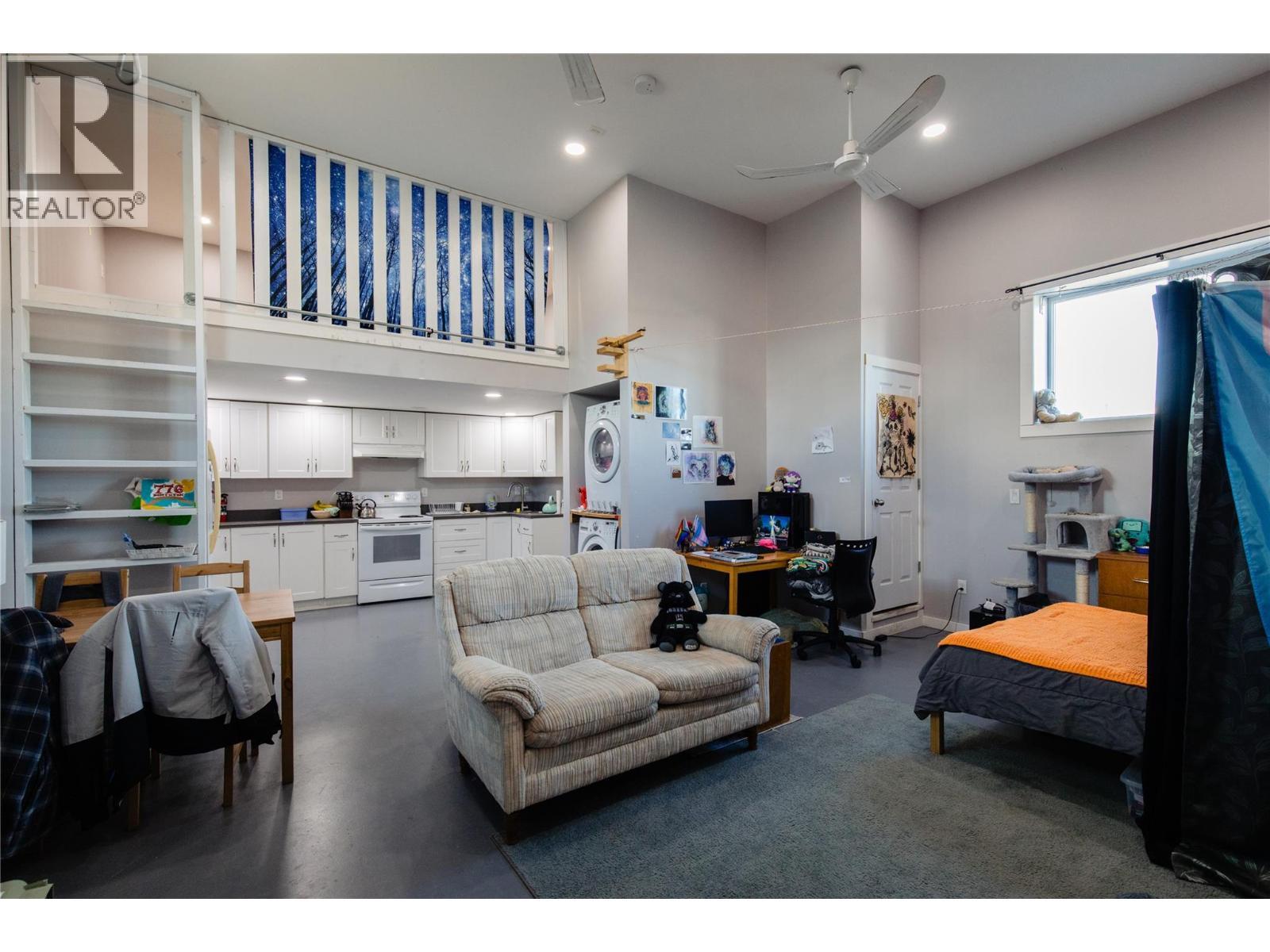 776 Dominion Street, Kamloops, BC - Indoor