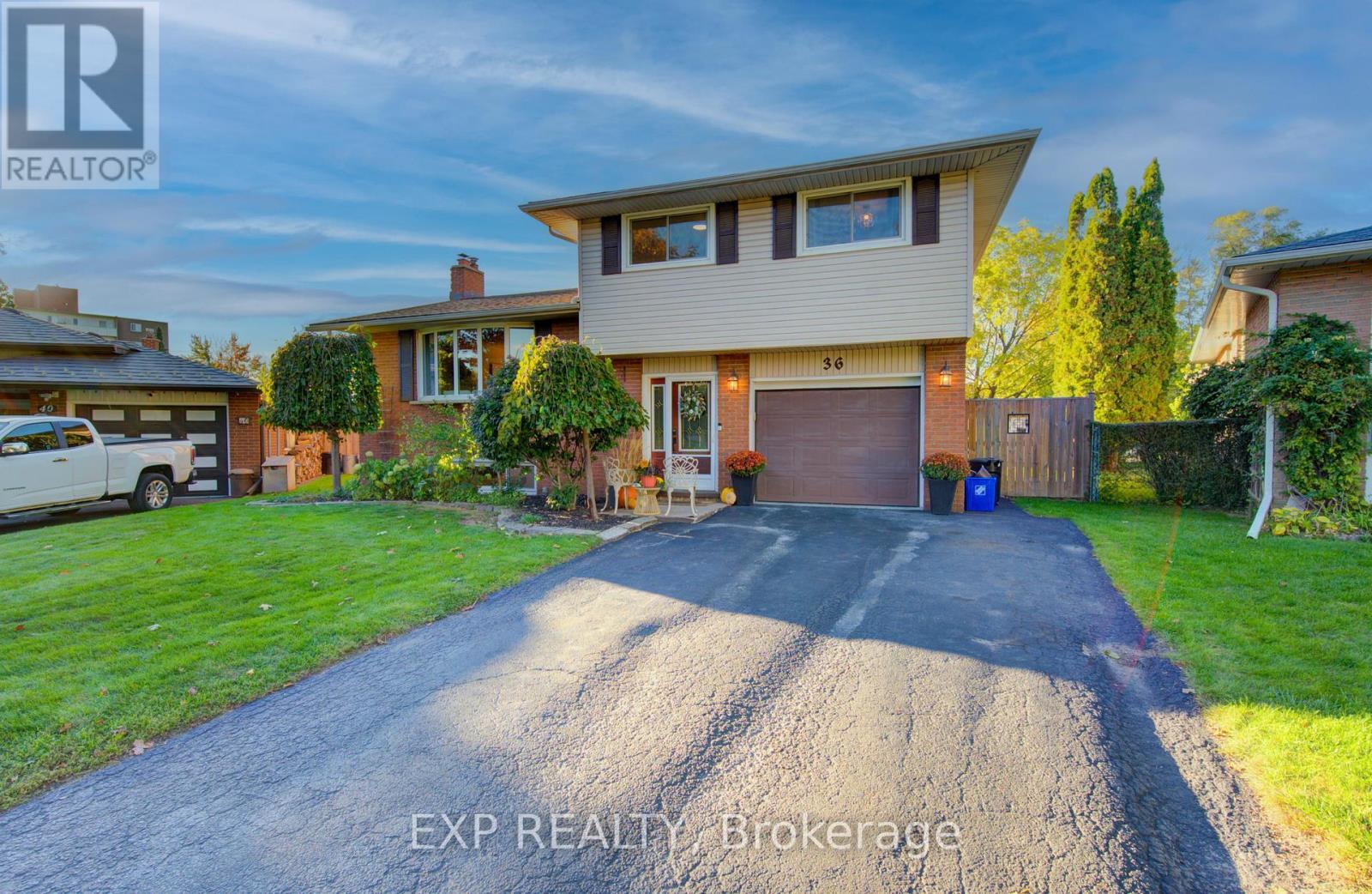 36 Blackfriars Place, Kitchener, ON - Outdoor