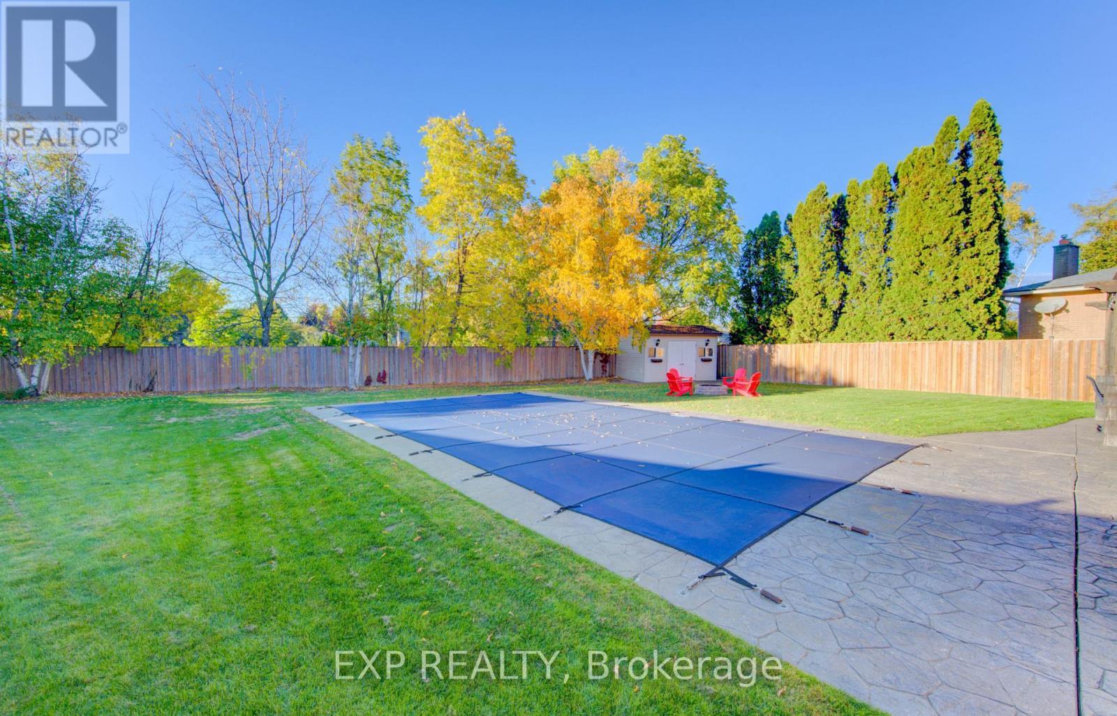 36 Blackfriars Place, Kitchener, ON - Outdoor With Backyard