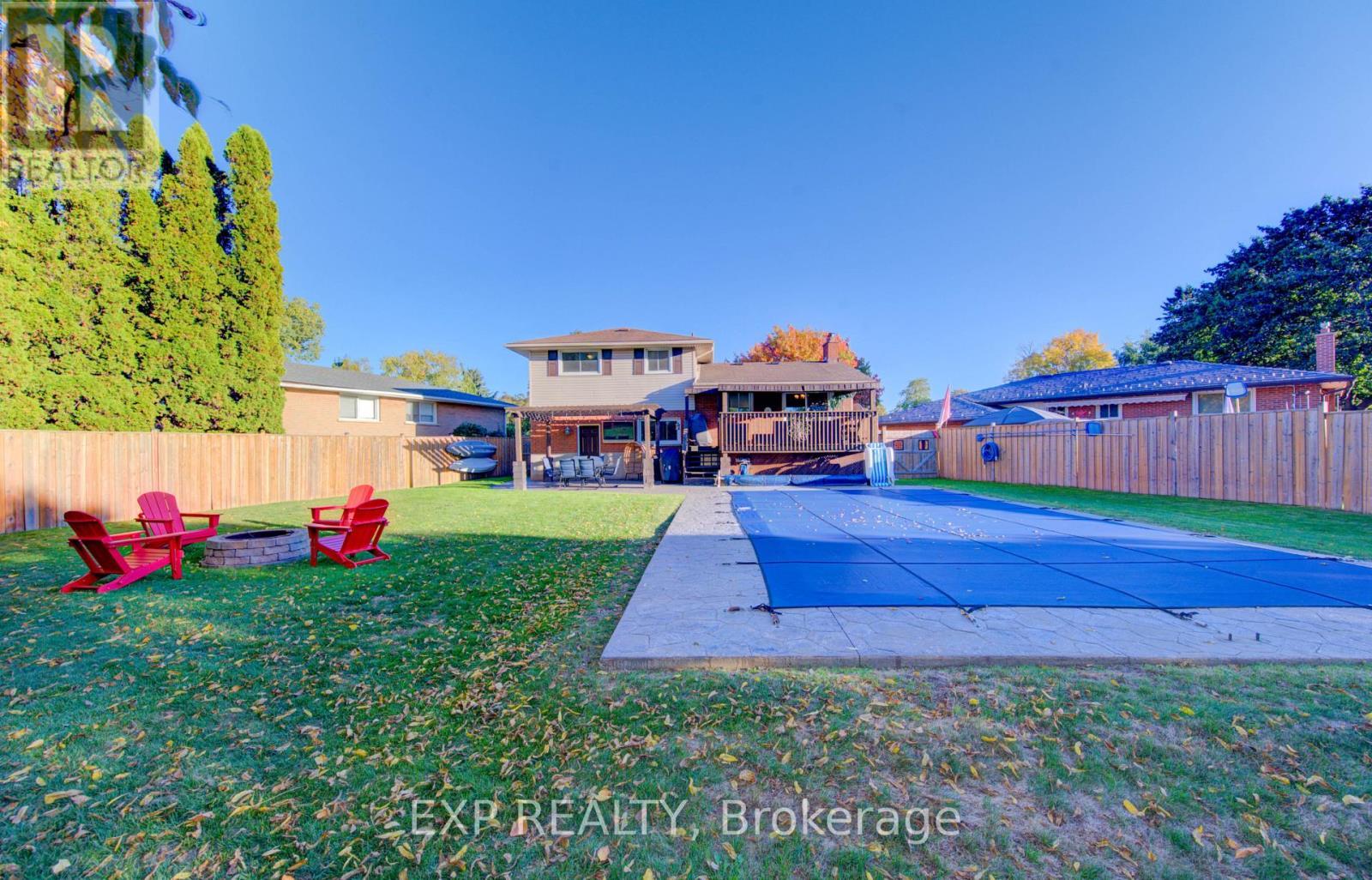 36 Blackfriars Place, Kitchener, ON - Outdoor With In Ground Pool