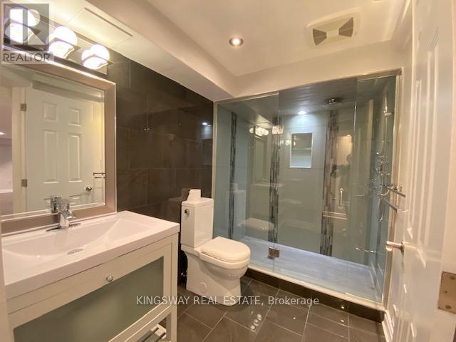 26 Cedarcrest Street, Caledon, ON - Indoor Photo Showing Bathroom