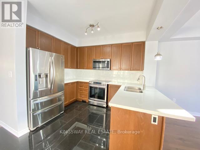 26 Cedarcrest Street, Caledon, ON - Indoor Photo Showing Kitchen With Double Sink