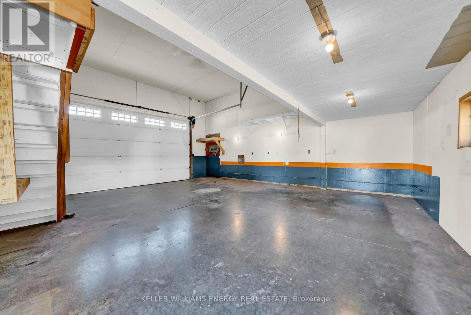 141 Stoco Road, Tweed (Hungerford (Twp)), ON - Indoor Photo Showing Garage
