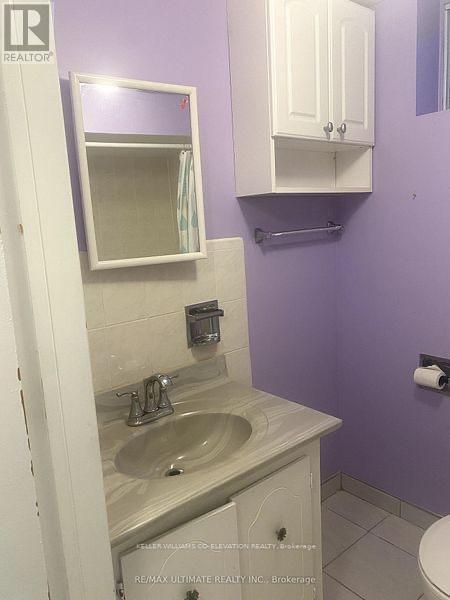 35 Pachino Boulevard, Toronto, ON - Indoor Photo Showing Bathroom