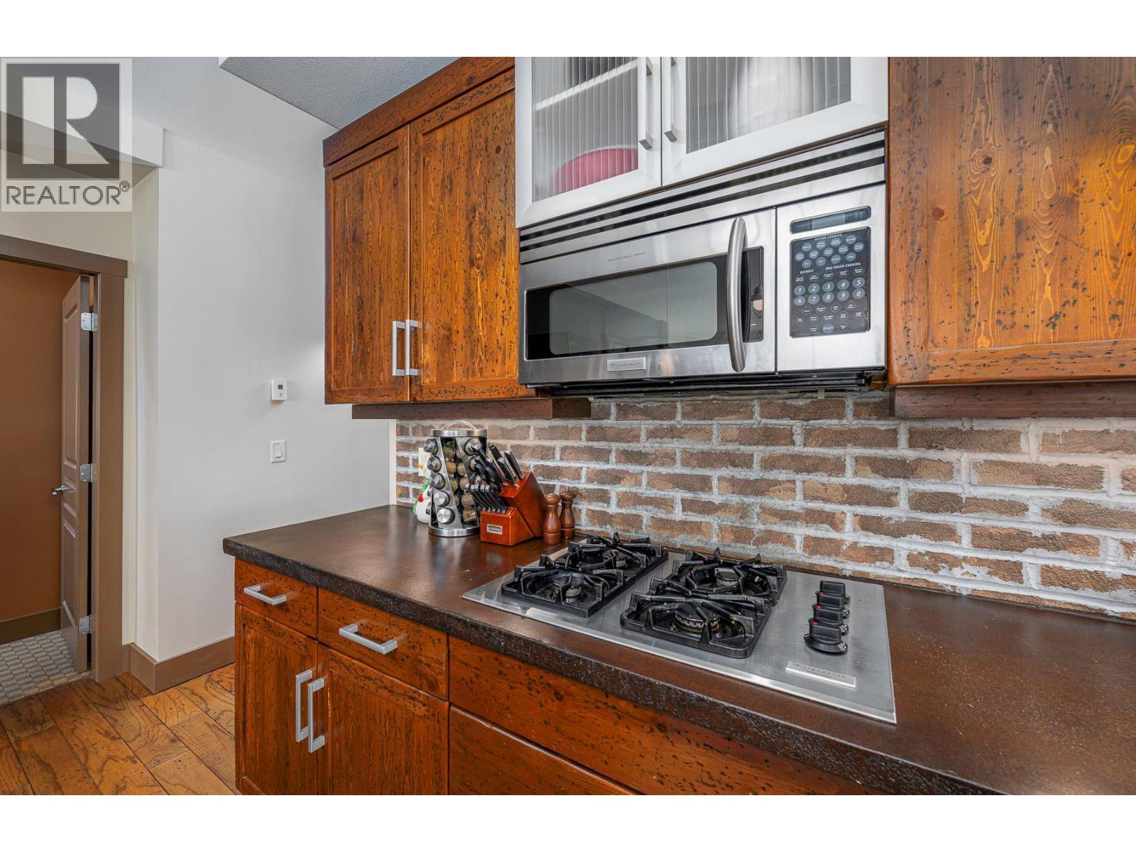 5085 Snowbird Way Unit# 103, Big White, BC - Indoor Photo Showing Kitchen