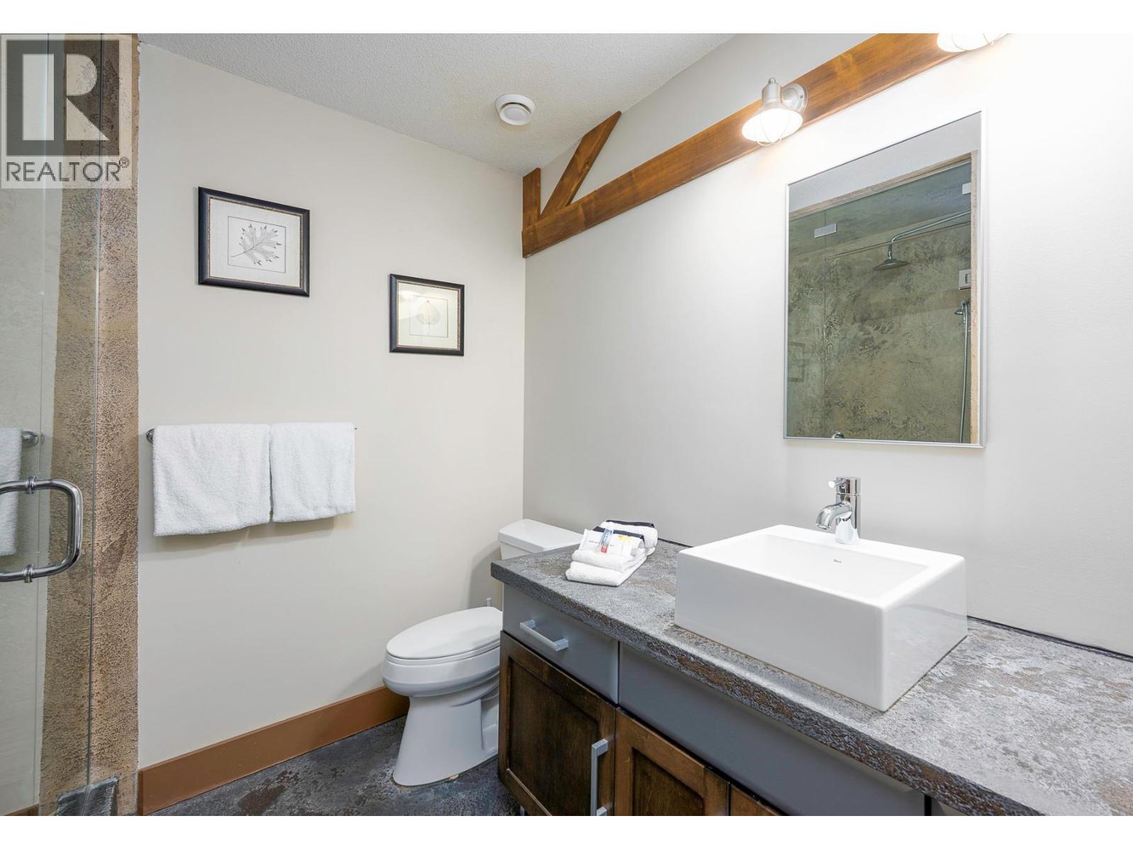 5085 Snowbird Way Unit# 103, Big White, BC - Indoor Photo Showing Bathroom