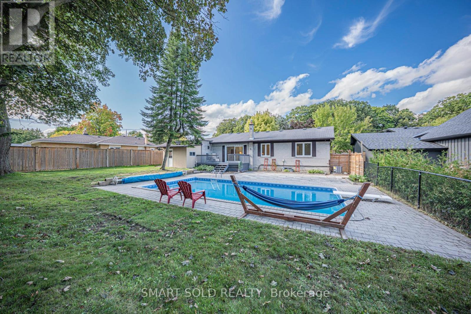158 Park Avenue, Newmarket, ON - Outdoor With In Ground Pool With Backyard