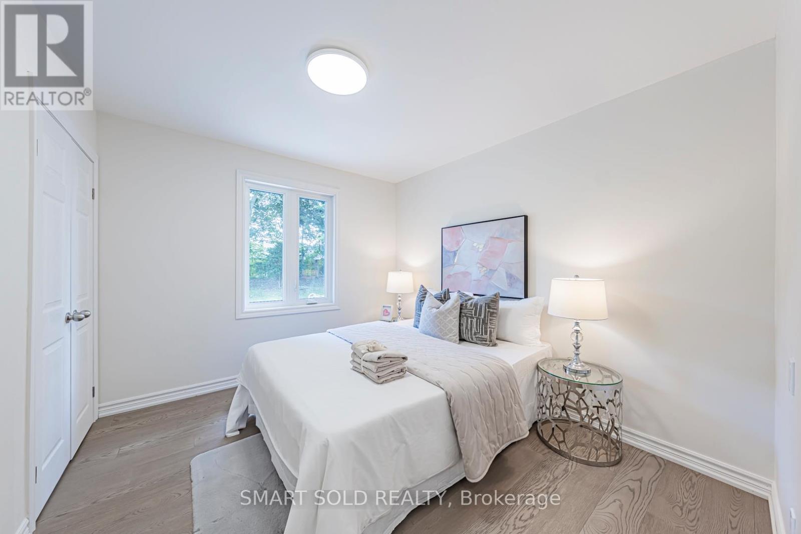 158 Park Avenue, Newmarket, ON - Indoor Photo Showing Bedroom