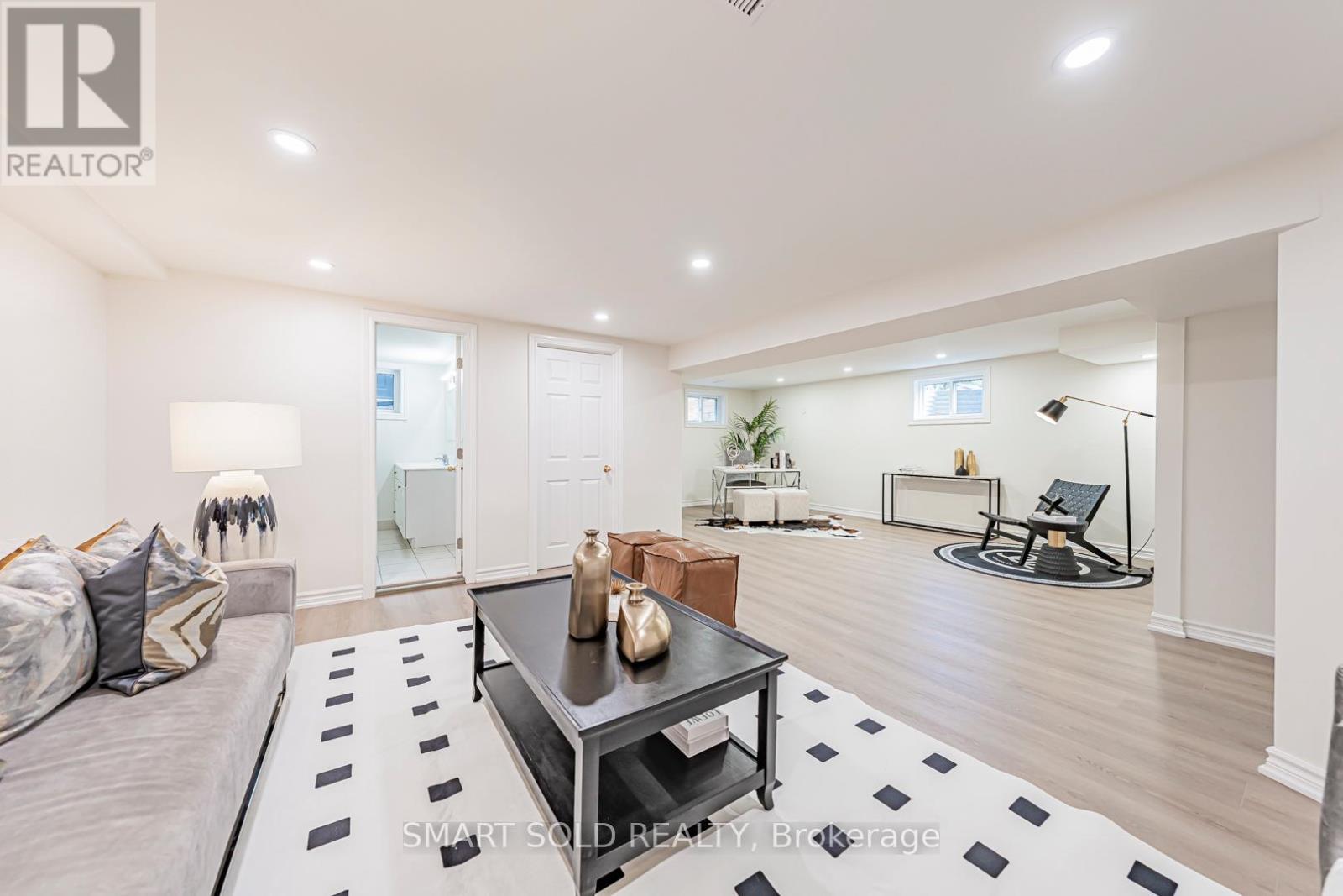 158 Park Avenue, Newmarket, ON - Indoor