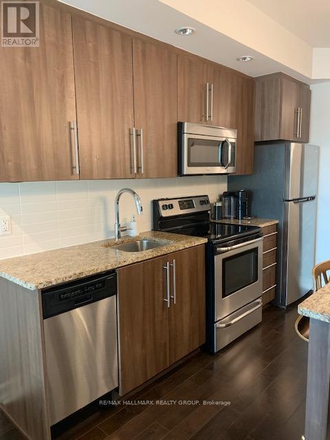 207 - 238 Besserer Street, Ottawa, ON - Indoor Photo Showing Kitchen With Stainless Steel Kitchen