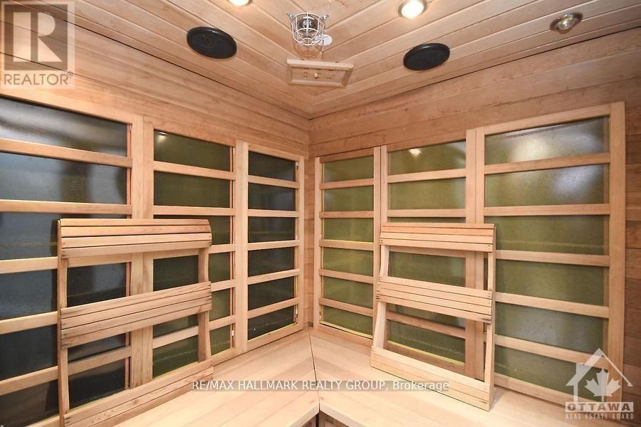 207 - 238 Besserer Street, Ottawa, ON - Indoor