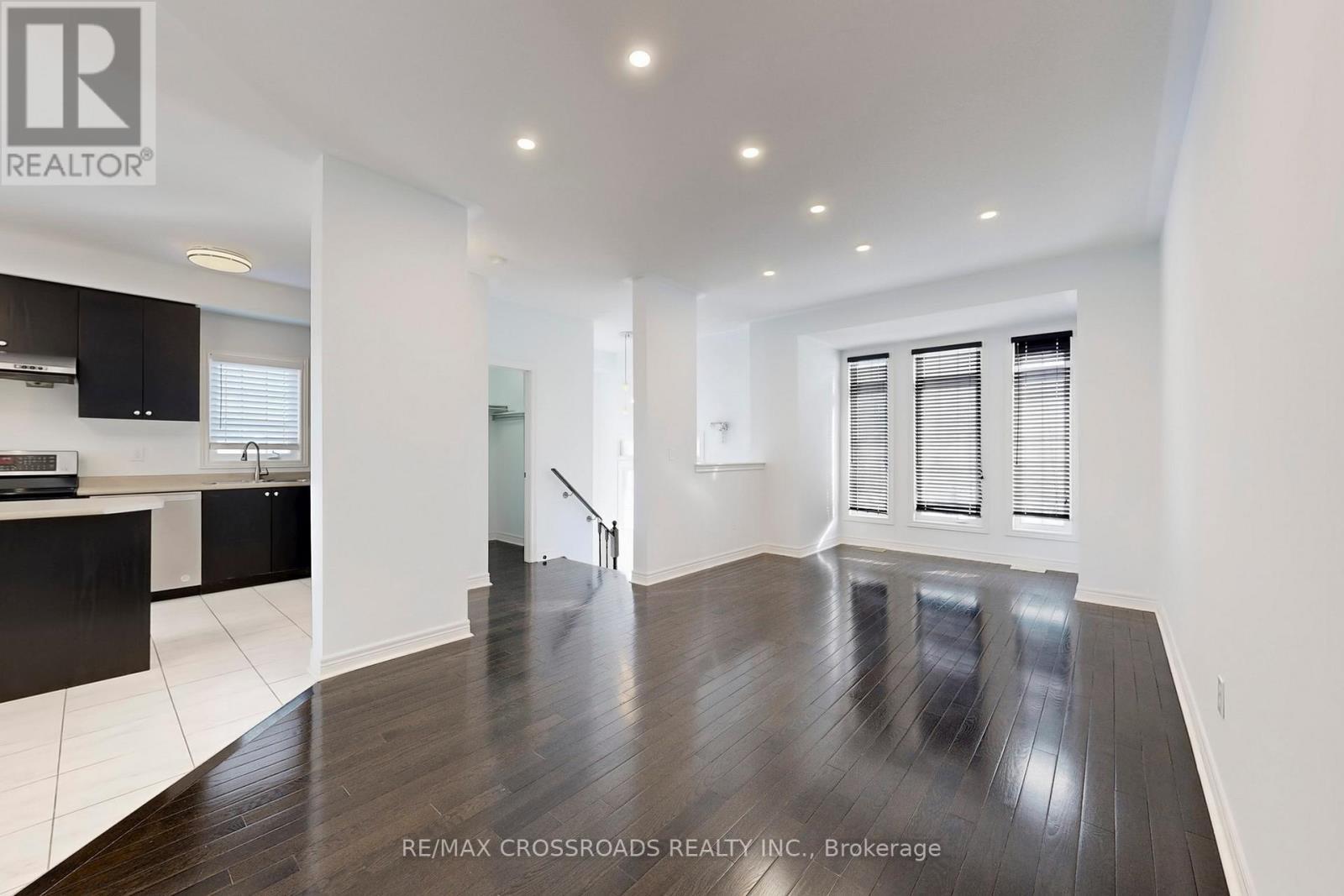 76 Rustle Woods Avenue, Markham, ON - Indoor Photo Showing Kitchen