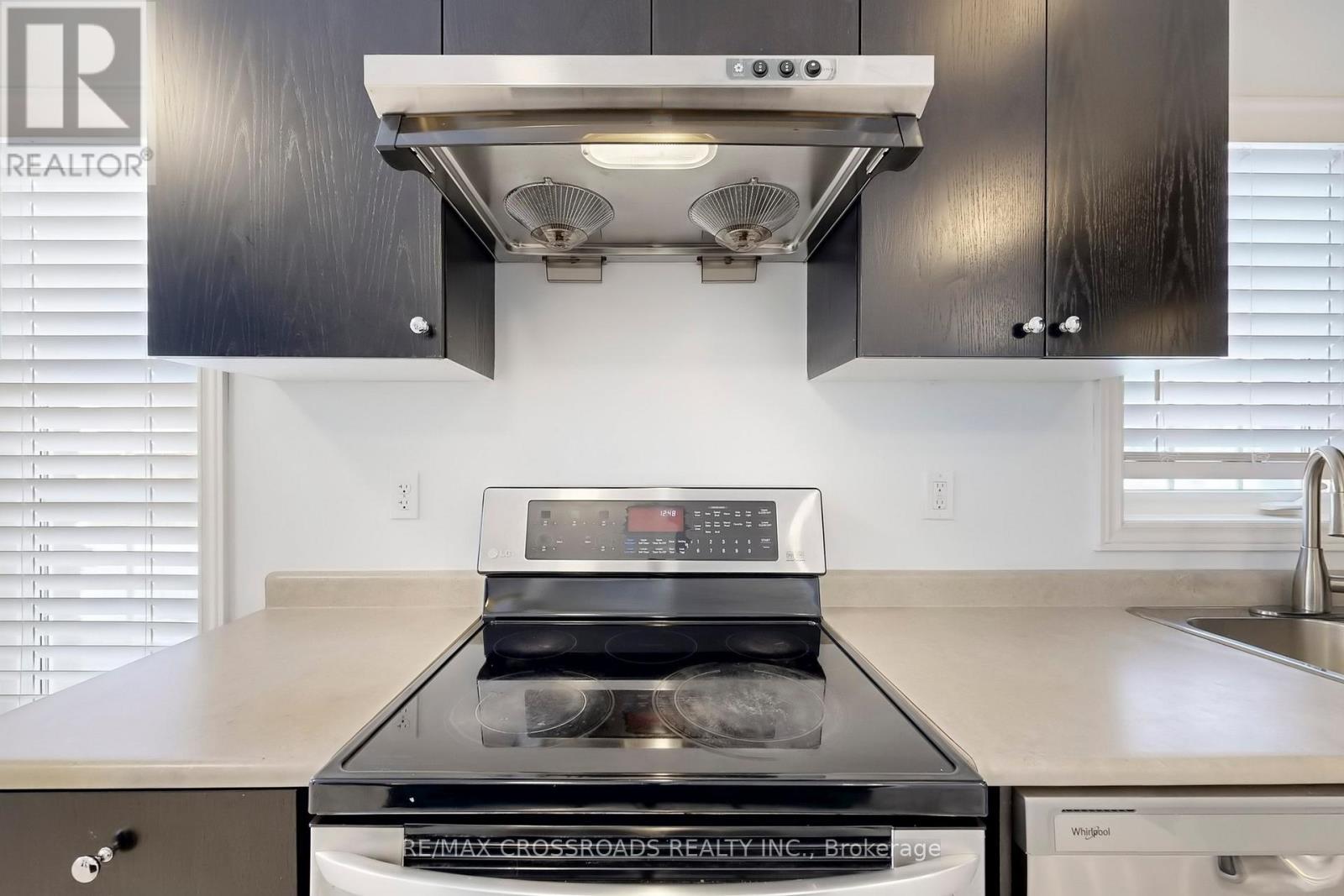 76 Rustle Woods Avenue, Markham, ON - Indoor Photo Showing Kitchen