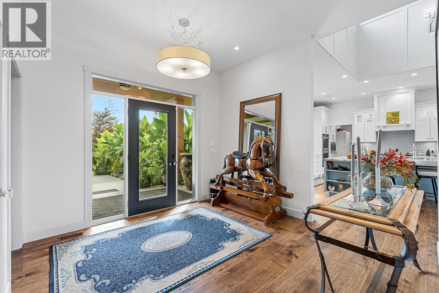 3022 Dunster Road, Kelowna, BC - Indoor