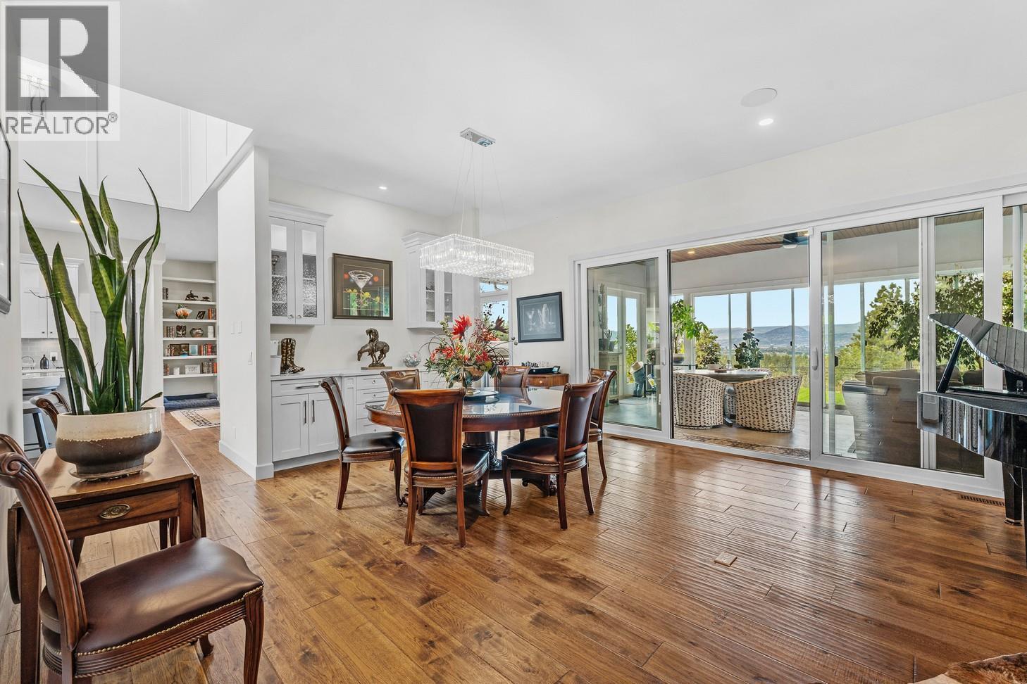 3022 Dunster Road, Kelowna, BC - Indoor Photo Showing Dining Room