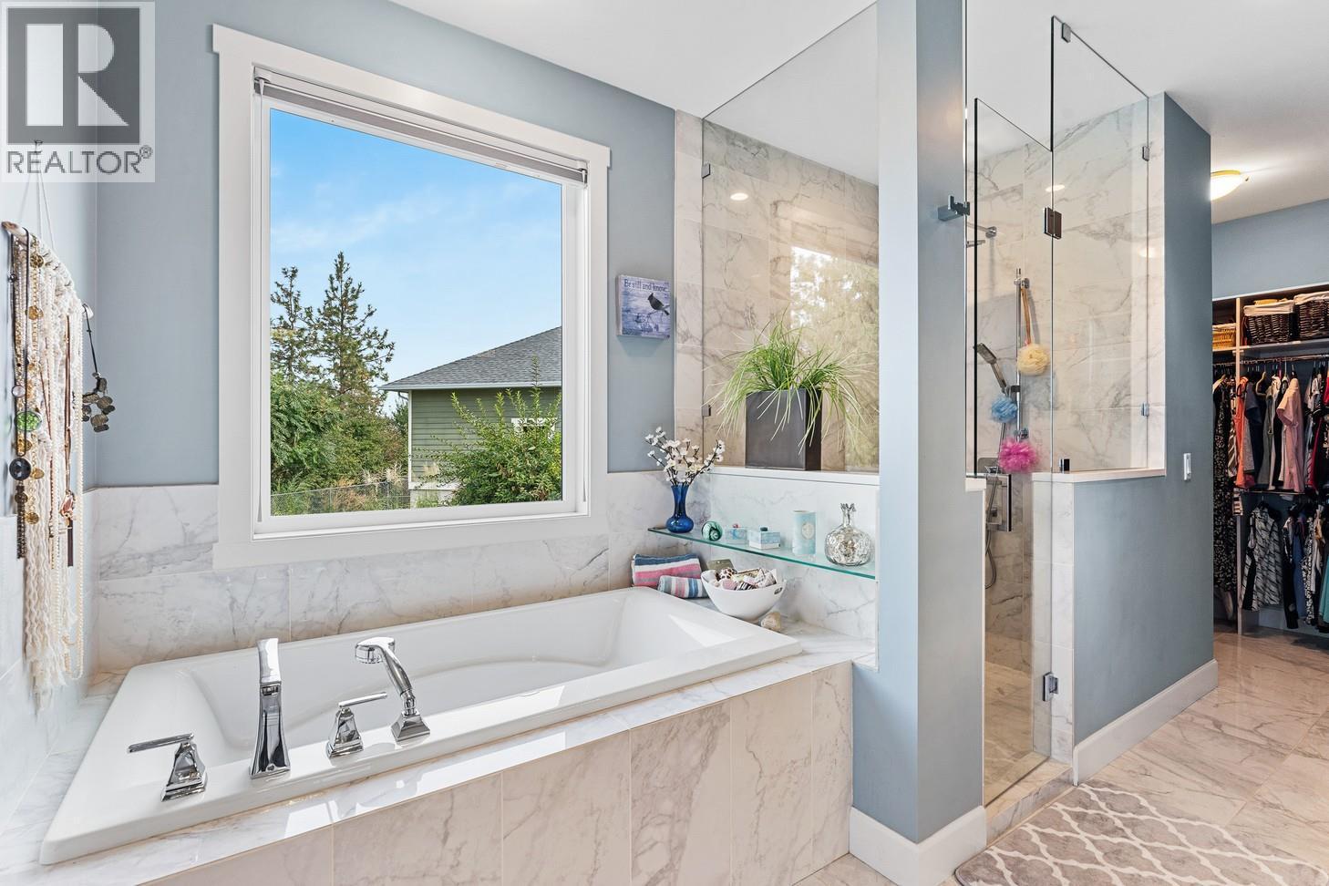 3022 Dunster Road, Kelowna, BC - Indoor Photo Showing Bathroom