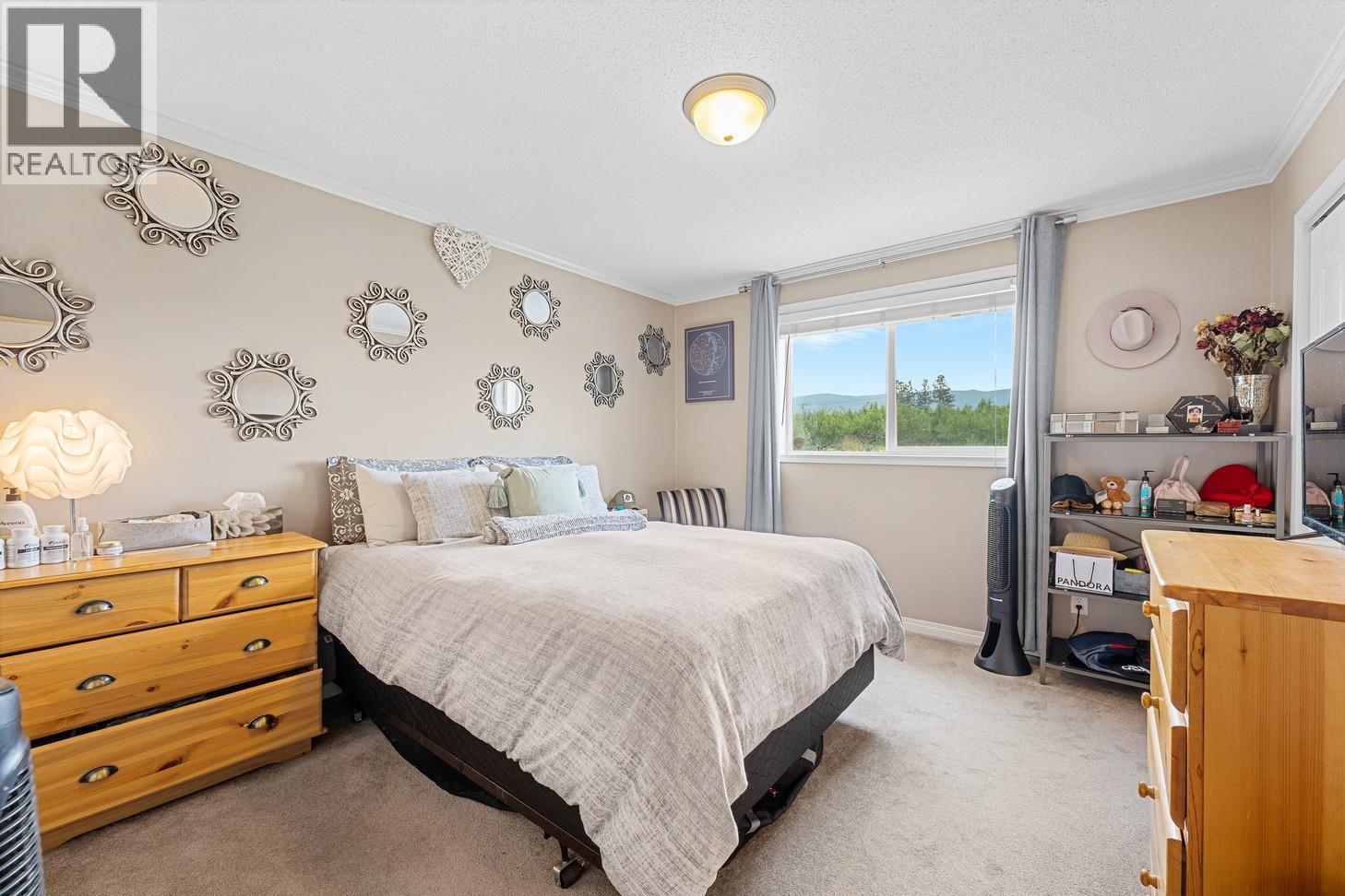 3022 Dunster Road, Kelowna, BC - Indoor Photo Showing Bedroom