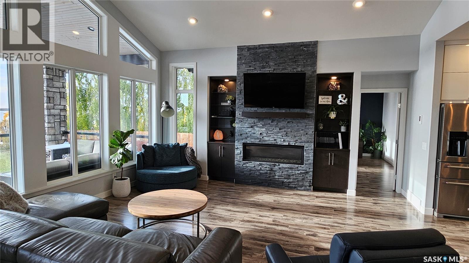17 Pape Drive, Humboldt Rm No. 370, SK - Indoor Photo Showing Living Room With Fireplace