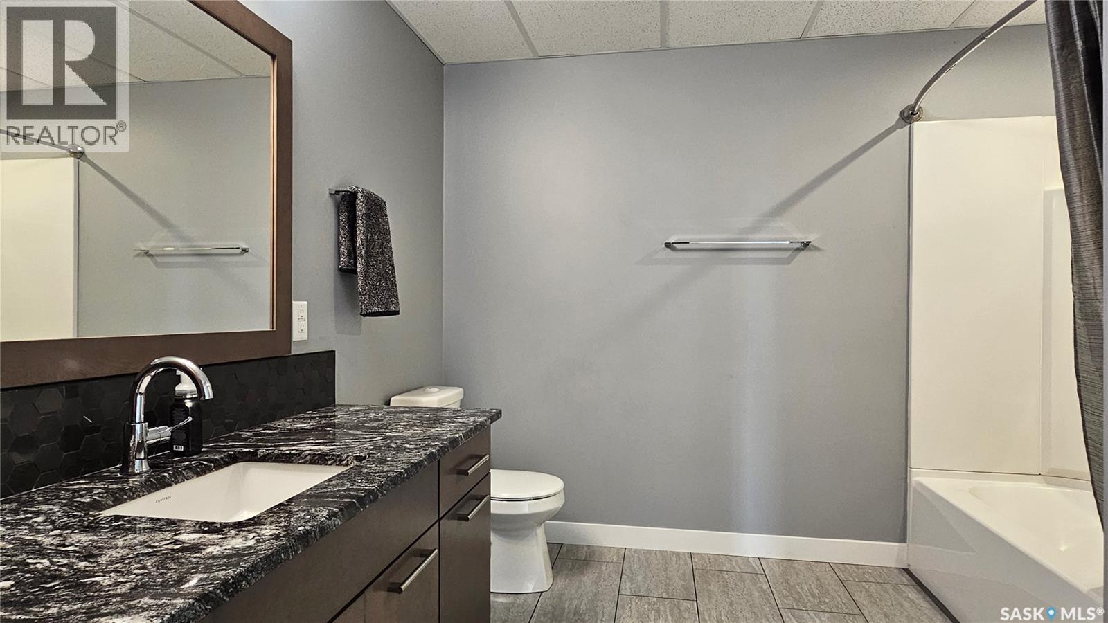 17 Pape Drive, Humboldt Rm No. 370, SK - Indoor Photo Showing Bathroom