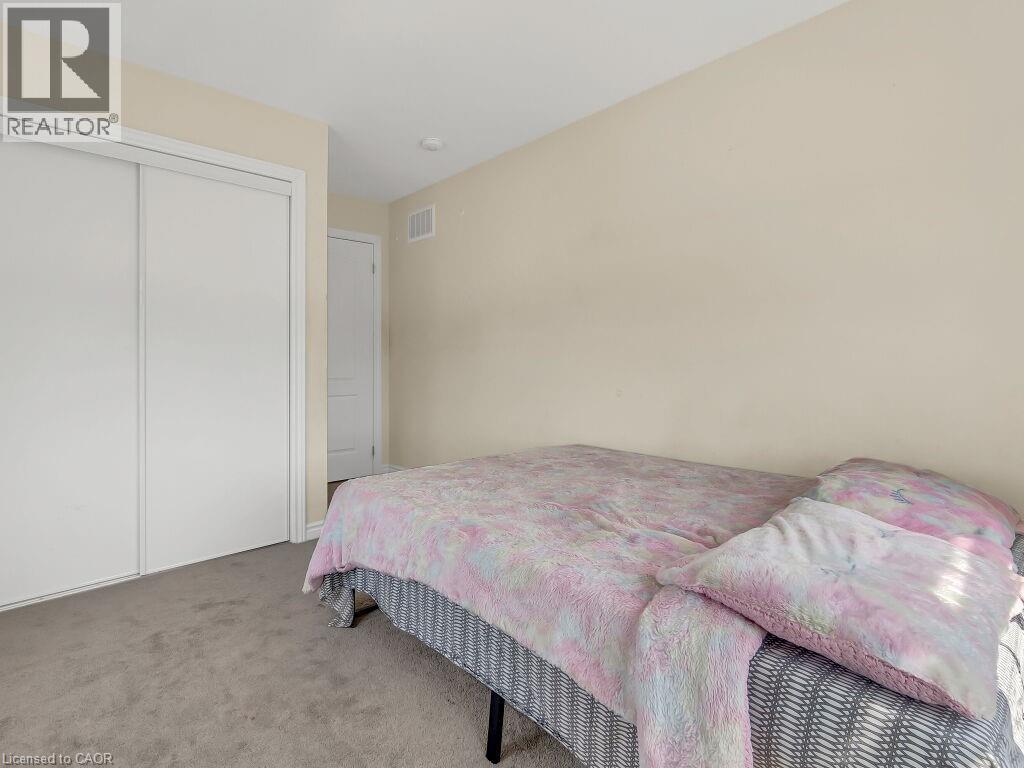 84 Rainbow Drive, Caledonia, ON - Indoor Photo Showing Bedroom
