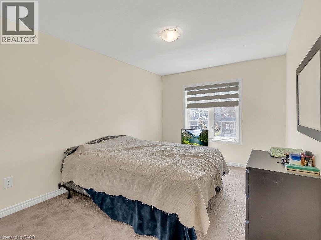 84 Rainbow Drive, Caledonia, ON - Indoor Photo Showing Bedroom
