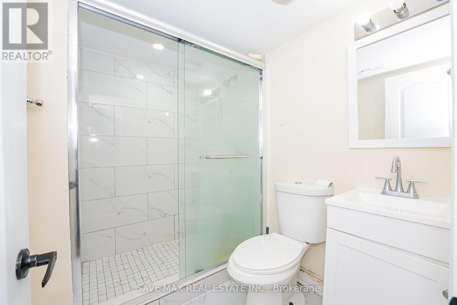 19 Boat Street, Brampton, ON - Indoor Photo Showing Bathroom