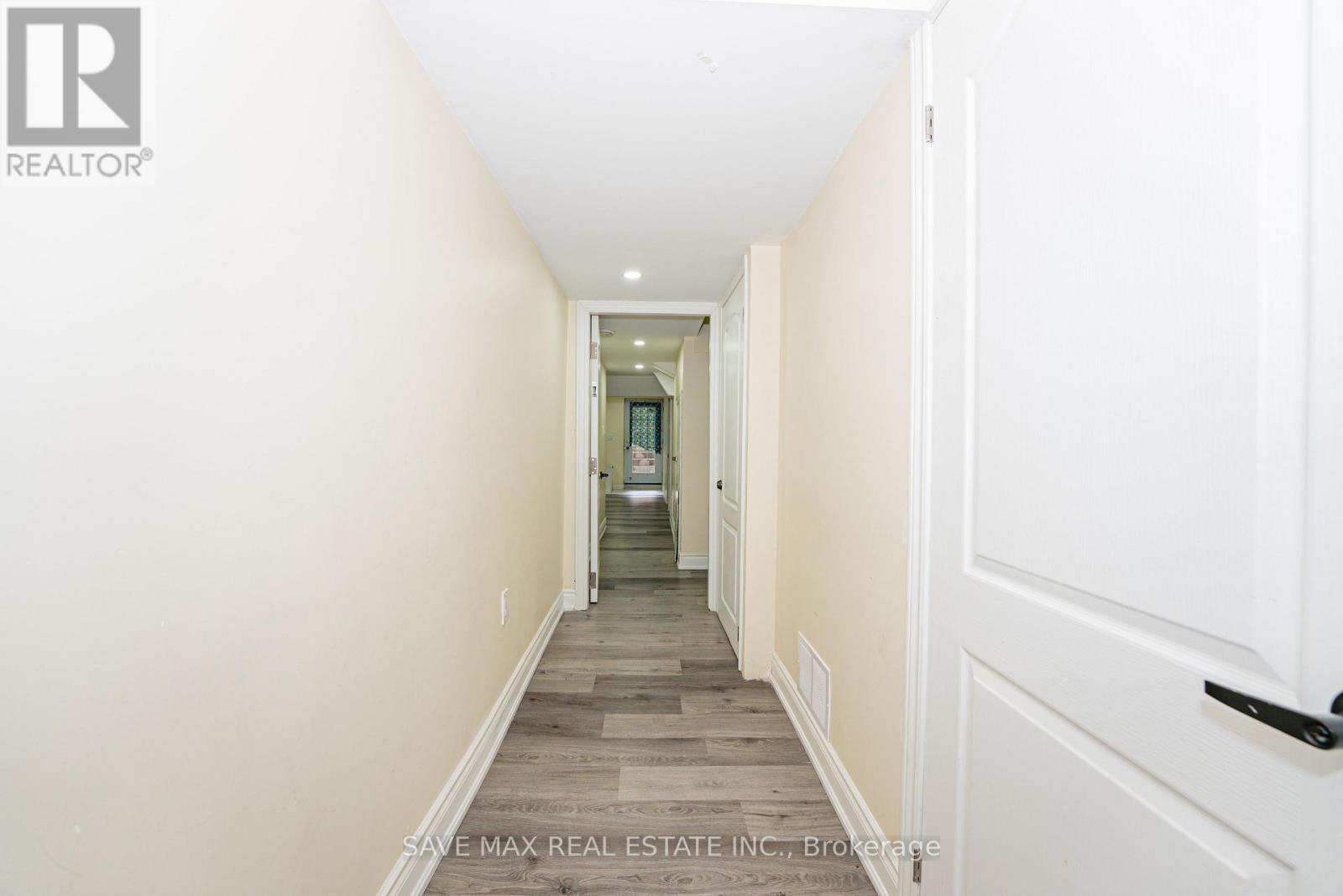 19 Boat Street, Brampton, ON - Indoor Photo Showing Other Room