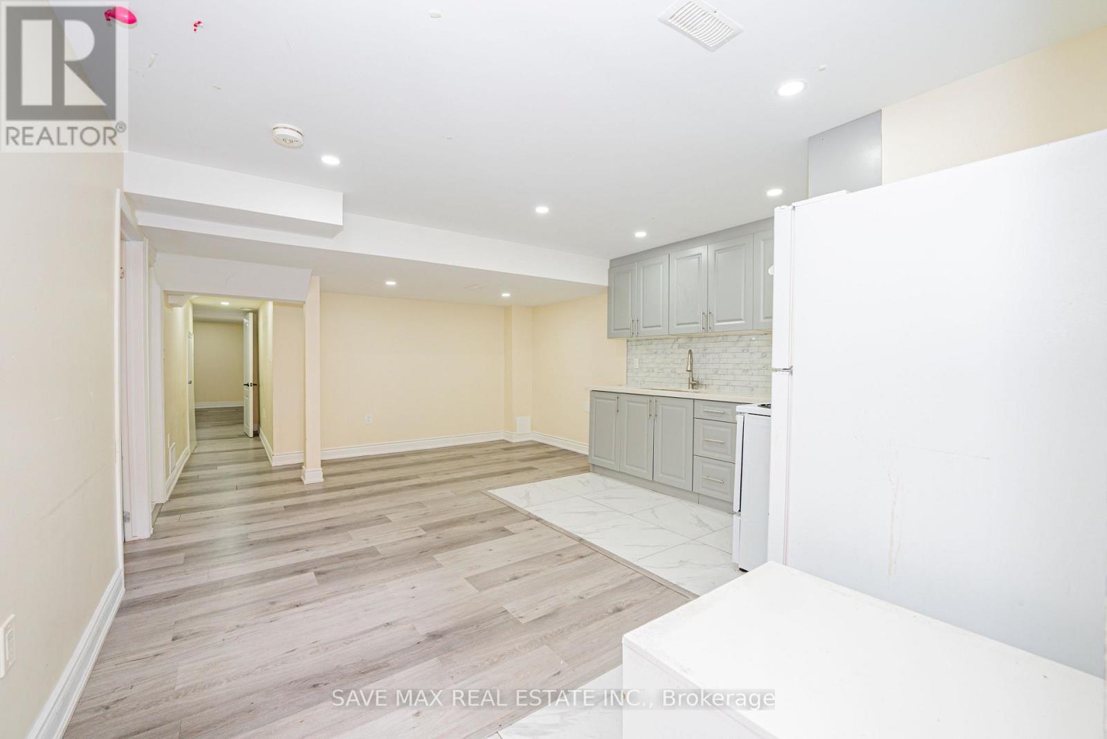 19 Boat Street, Brampton, ON - Indoor