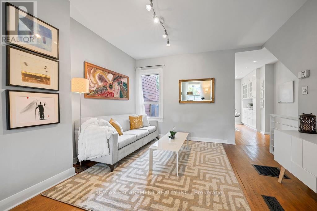 406 Margueretta Street, Toronto, ON - Indoor