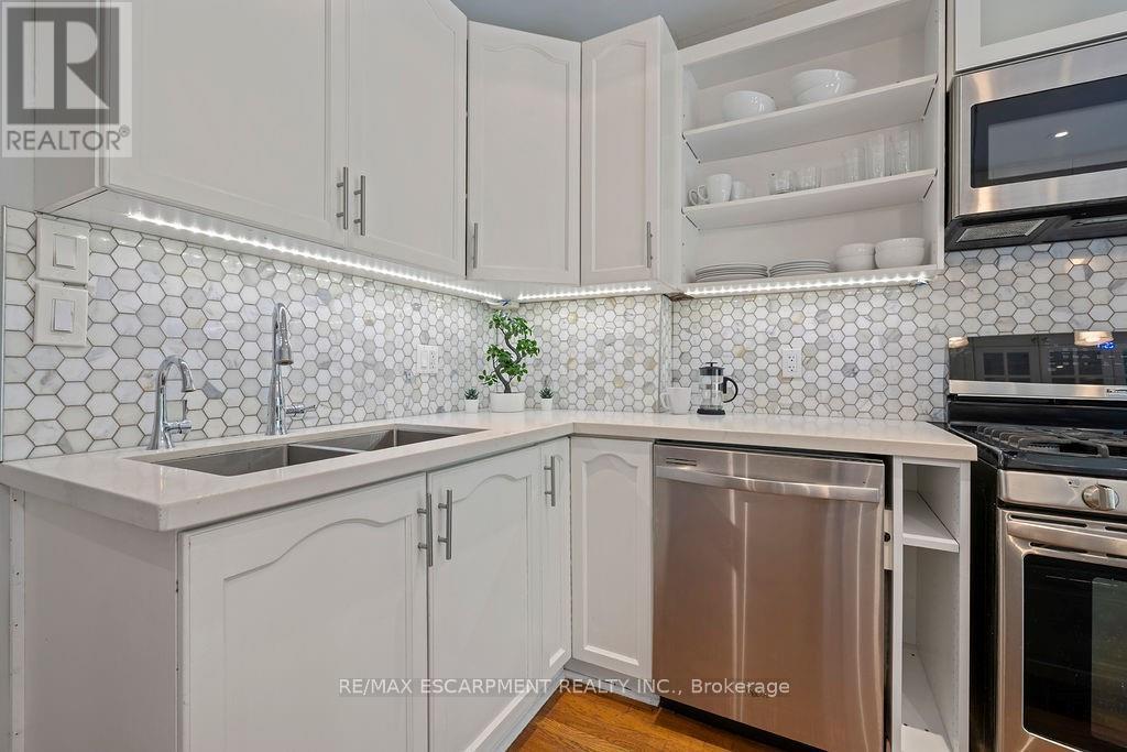 406 Margueretta Street, Toronto, ON - Indoor Photo Showing Kitchen With Double Sink With Upgraded Kitchen