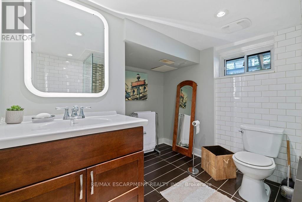 406 Margueretta Street, Toronto, ON - Indoor Photo Showing Bathroom